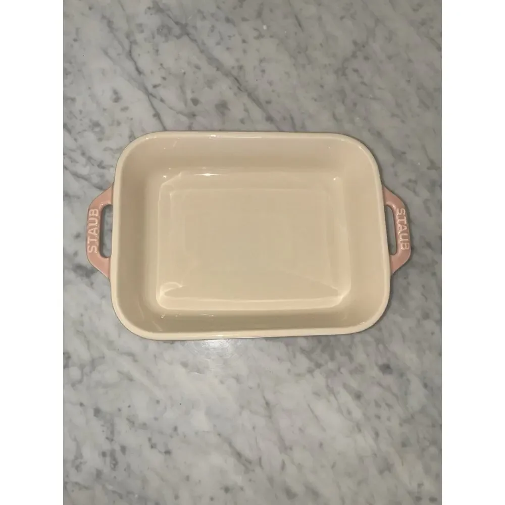 Staub product dishes